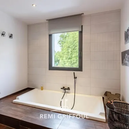 The Cosmopolitan Architect Design With Rooftop Jacuzzi 8 Guests Nyaraló *