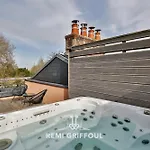 The Cosmopolitan Architect Design With Rooftop Jacuzzi 8 Guests Honfleur