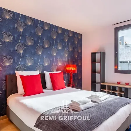 Hébergement de vacances The Cosmopolitan Architect Design With Rooftop Jacuzzi 8 Guests *