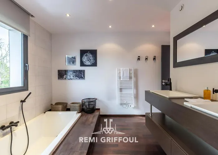 The Cosmopolitan Architect Design With Rooftop Jacuzzi 8 Guests 度假居